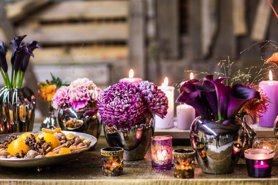 Herbstliche Tischdekoration mieten; Dekoration in lila